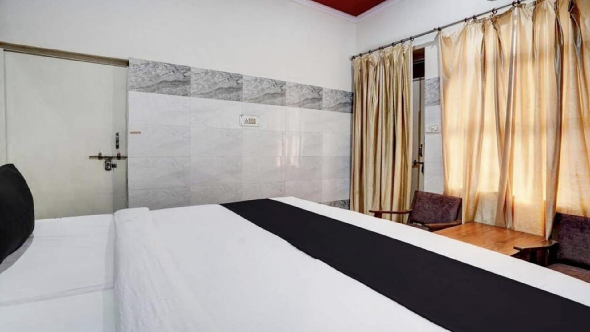 Pyrenees Homestay Agra  Exterior foto