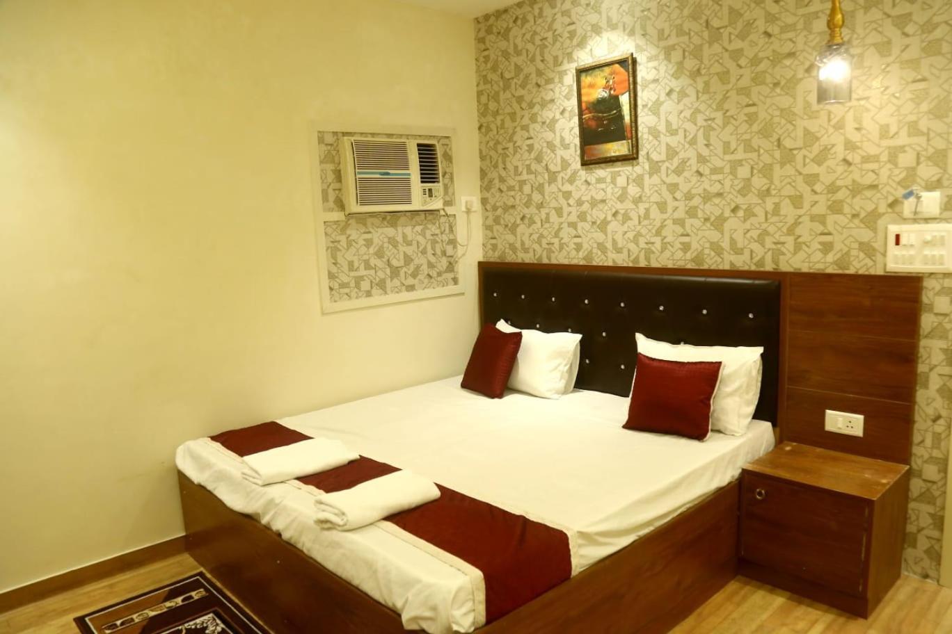 Pyrenees Homestay Agra  Exterior foto