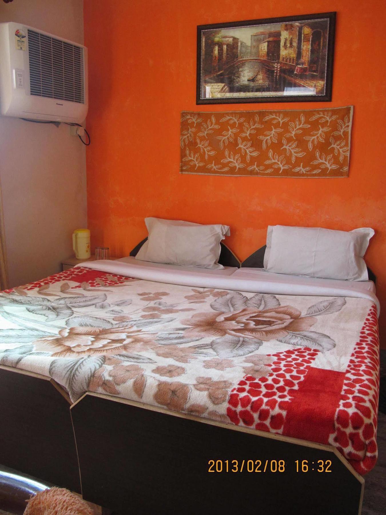 Pyrenees Homestay Agra  Exterior foto